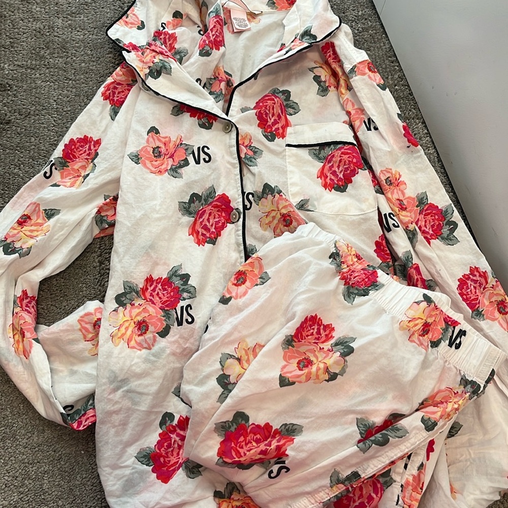 victoria’s secret matching pajama set